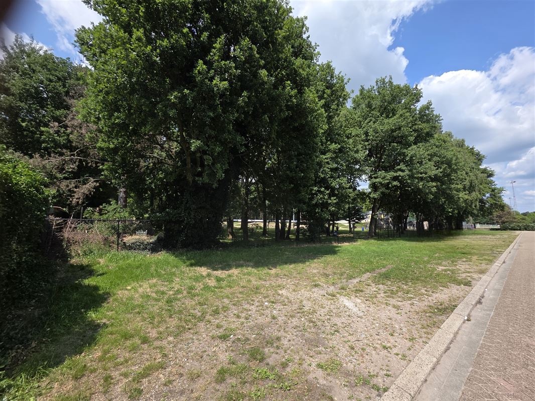 Knappe gezinswoning met 4 à 5 slpks, garage en tuin