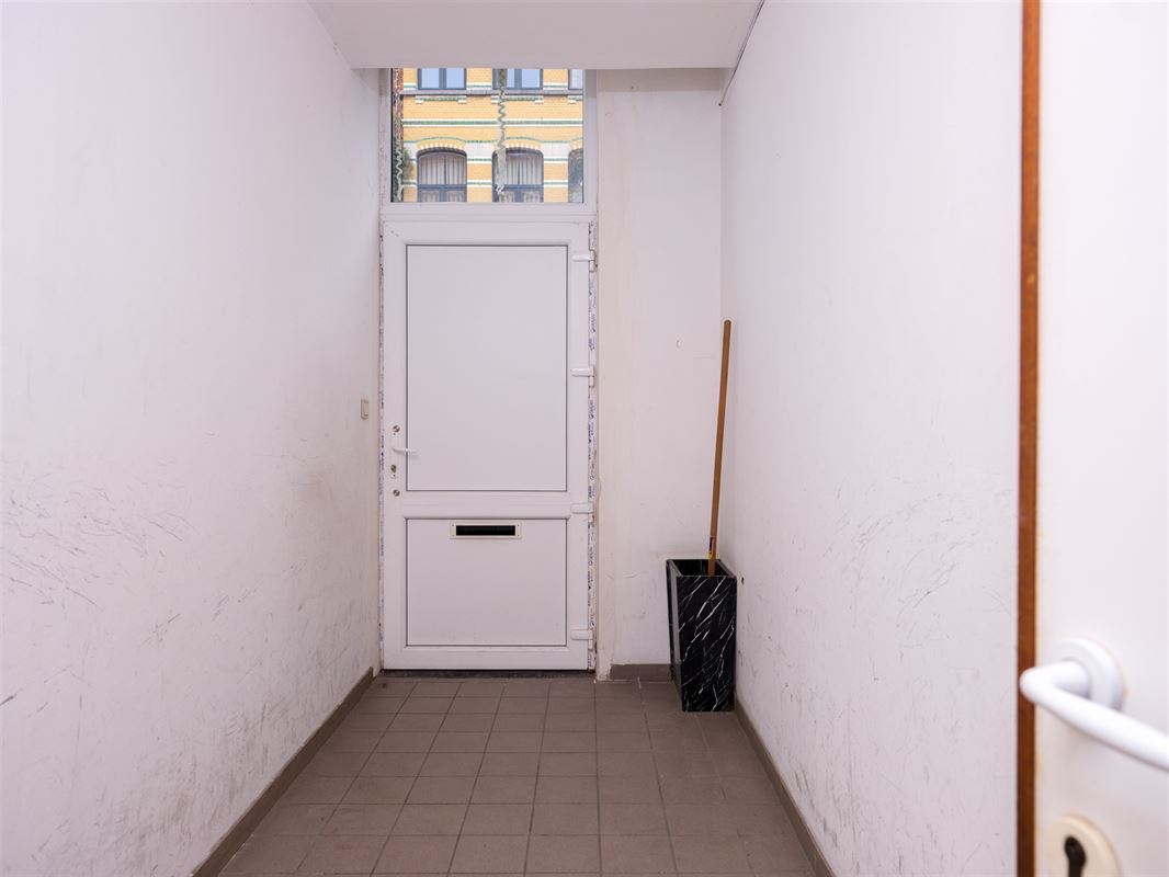 ruime rijwoning met polyvalent bijgebouw en tal van mogelijk