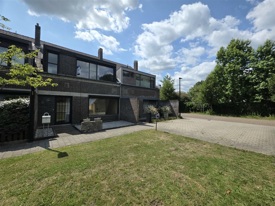 Knappe gezinswoning met 4 à 5 slpks, garage en tuin