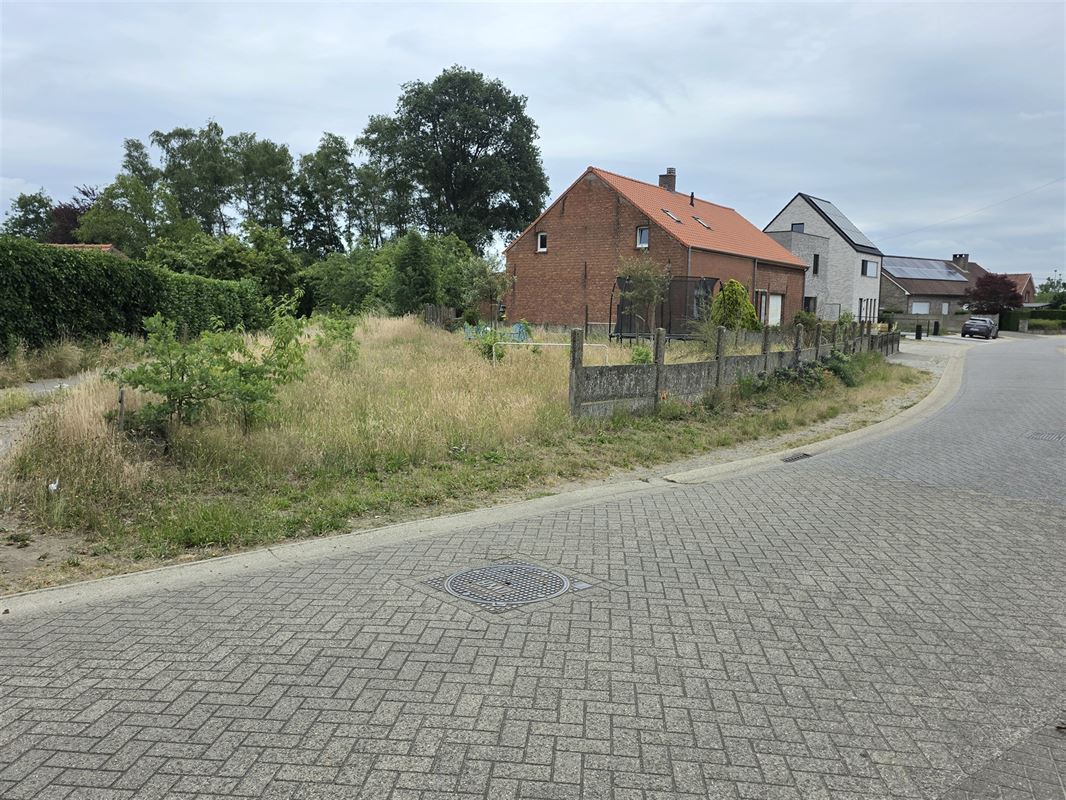 Gedeeltelijk vernieuwde boerderij op 903 m²