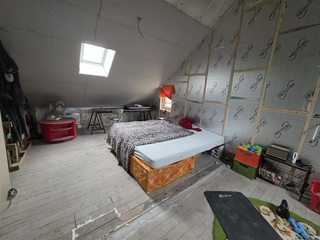 Gedeeltelijk vernieuwde boerderij op 903 m²