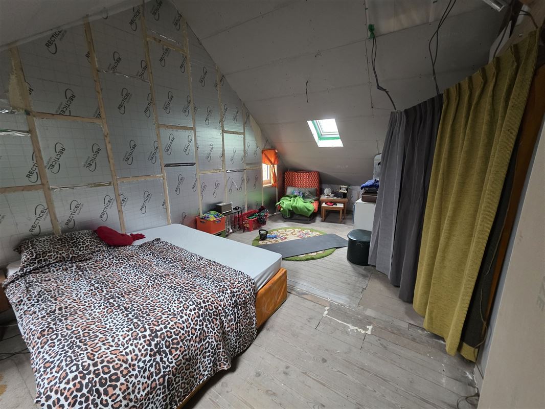 Gedeeltelijk vernieuwde boerderij op 903 m²