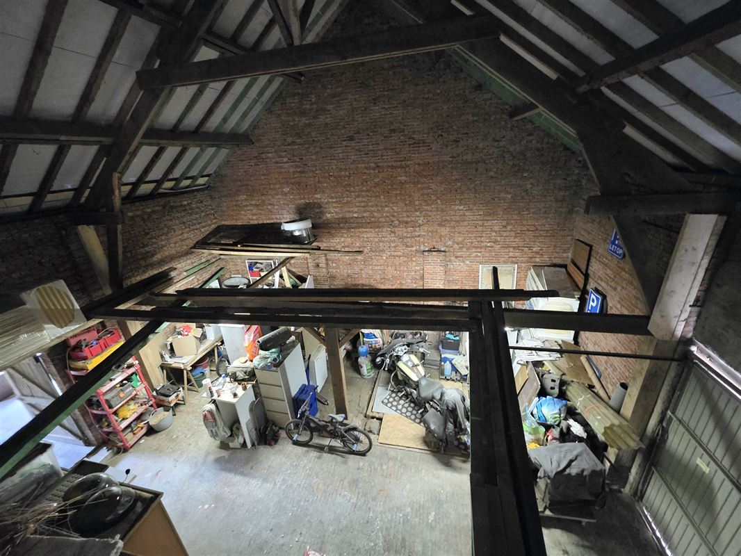 Gedeeltelijk vernieuwde boerderij op 903 m²