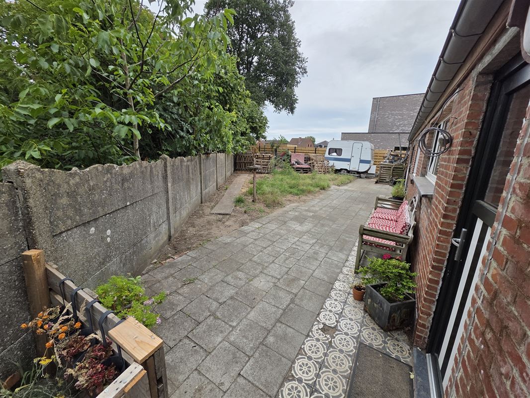 Gedeeltelijk vernieuwde boerderij op 903 m²