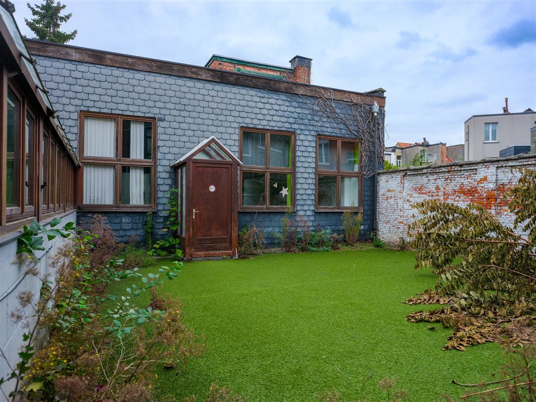 ruime rijwoning met polyvalent bijgebouw en tal van mogelijk