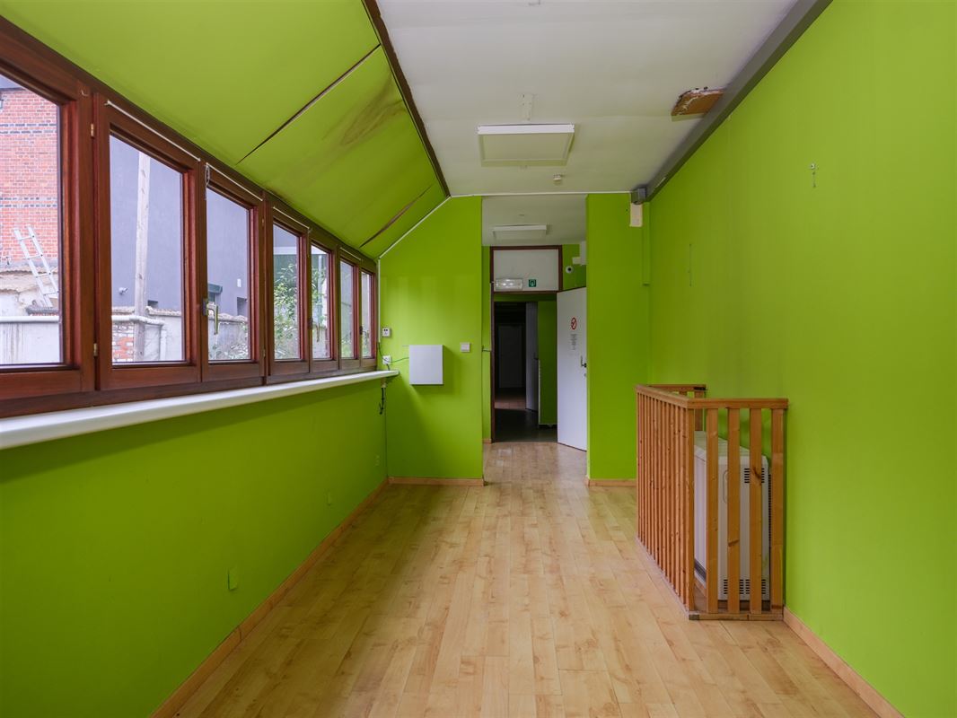 ruime rijwoning met polyvalent bijgebouw en tal van mogelijk