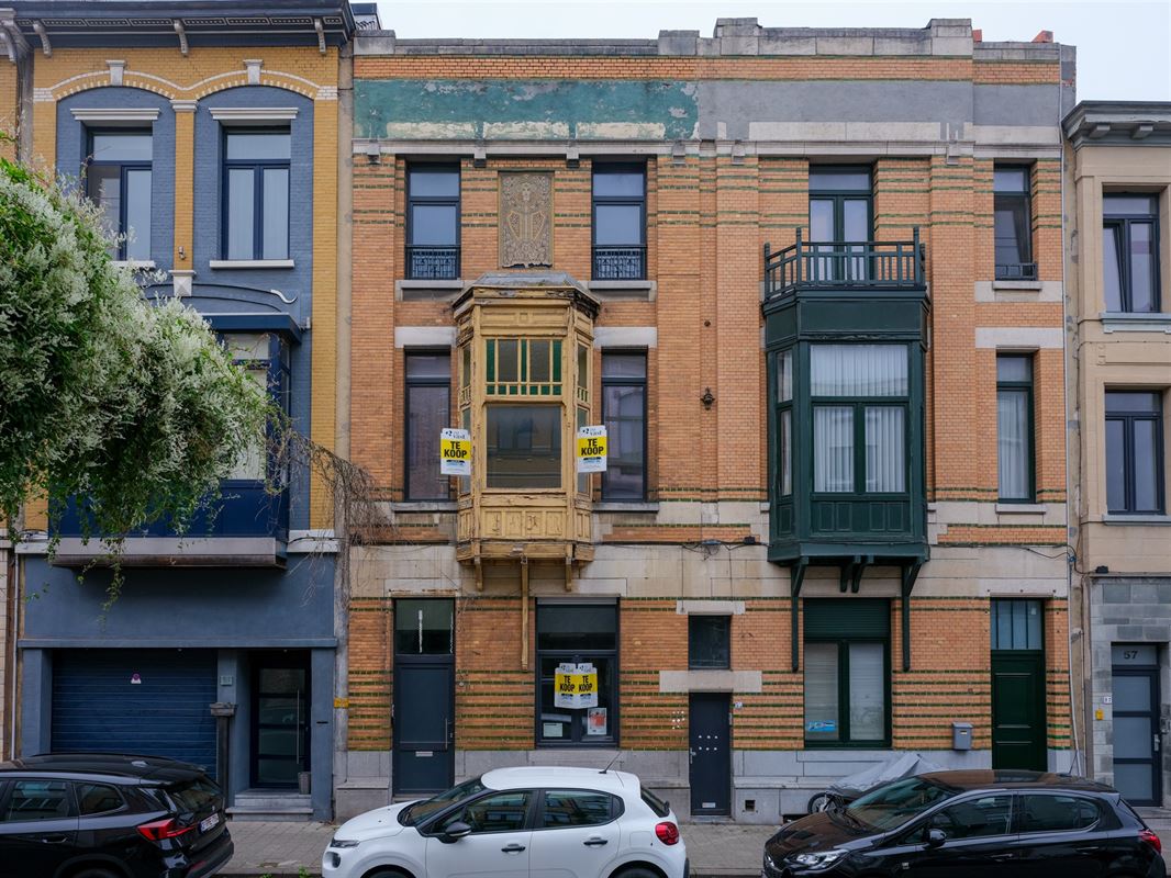 ruime rijwoning met polyvalent bijgebouw en tal van mogelijk