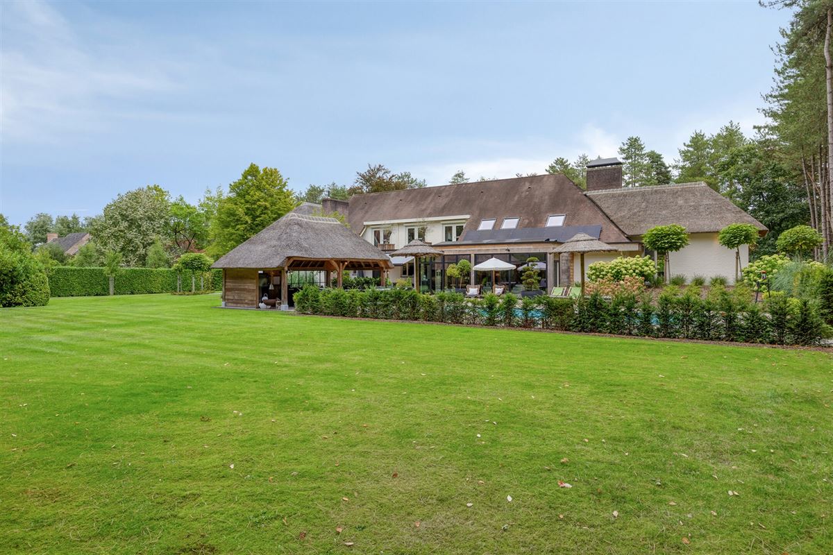 Landelijke luxe: unieke villa op ca. 11.000 m² privé-domein