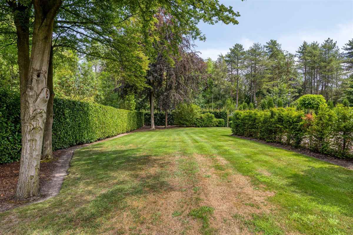 Landelijke luxe: unieke villa op ca. 11.000 m² privé-domein