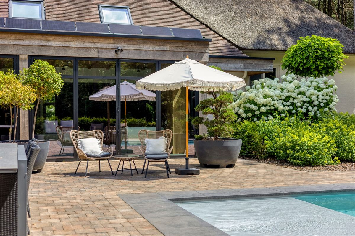 Landelijke luxe: unieke villa op ca. 11.000 m² privé-domein