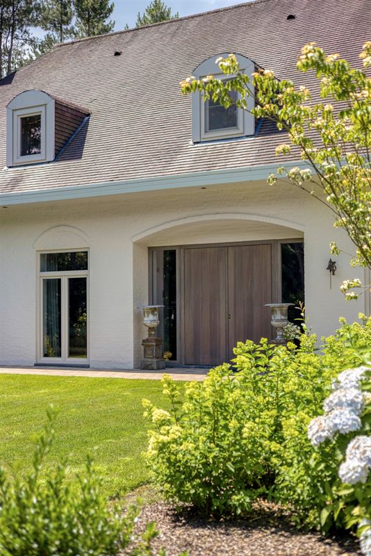 Landelijke luxe: unieke villa op ca. 11.000 m² privé-domein