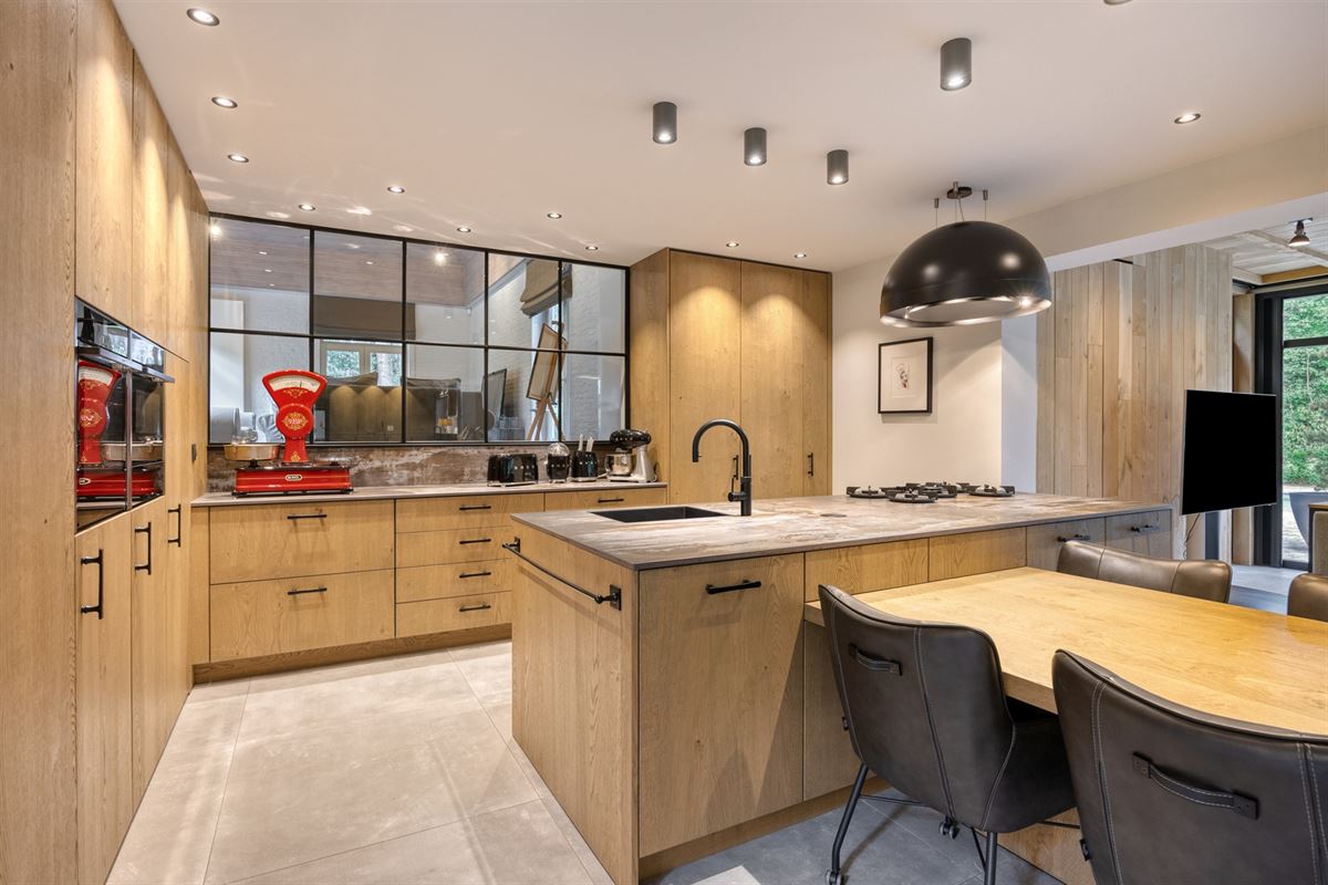 Landelijke luxe: unieke villa op ca. 11.000 m² privé-domein