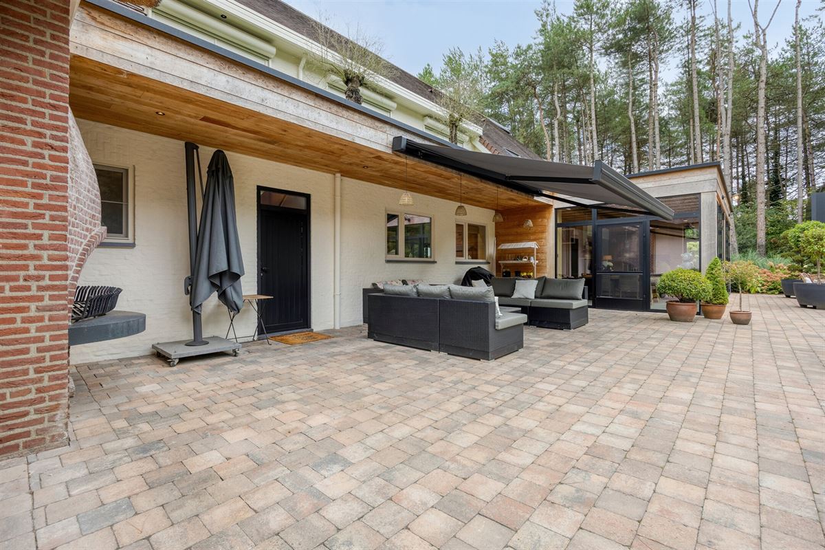 Landelijke luxe: unieke villa op ca. 11.000 m² privé-domein