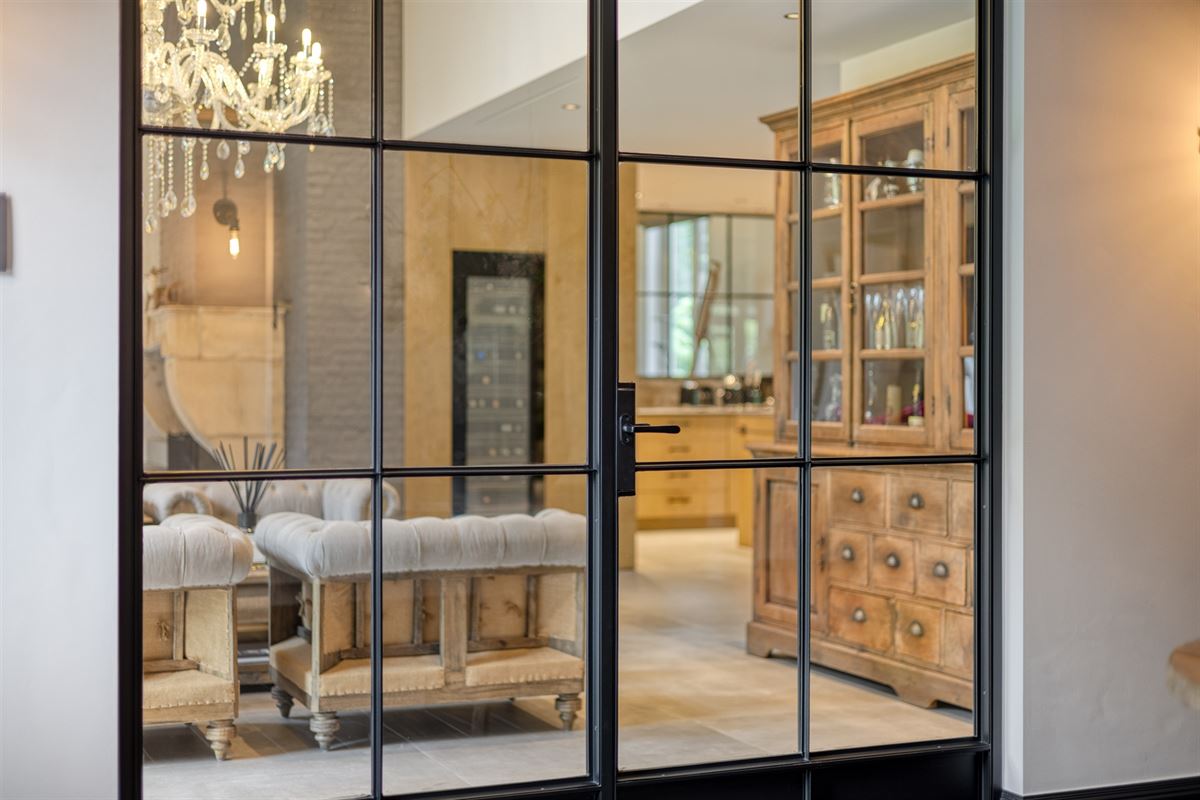 Landelijke luxe: unieke villa op ca. 11.000 m² privé-domein
