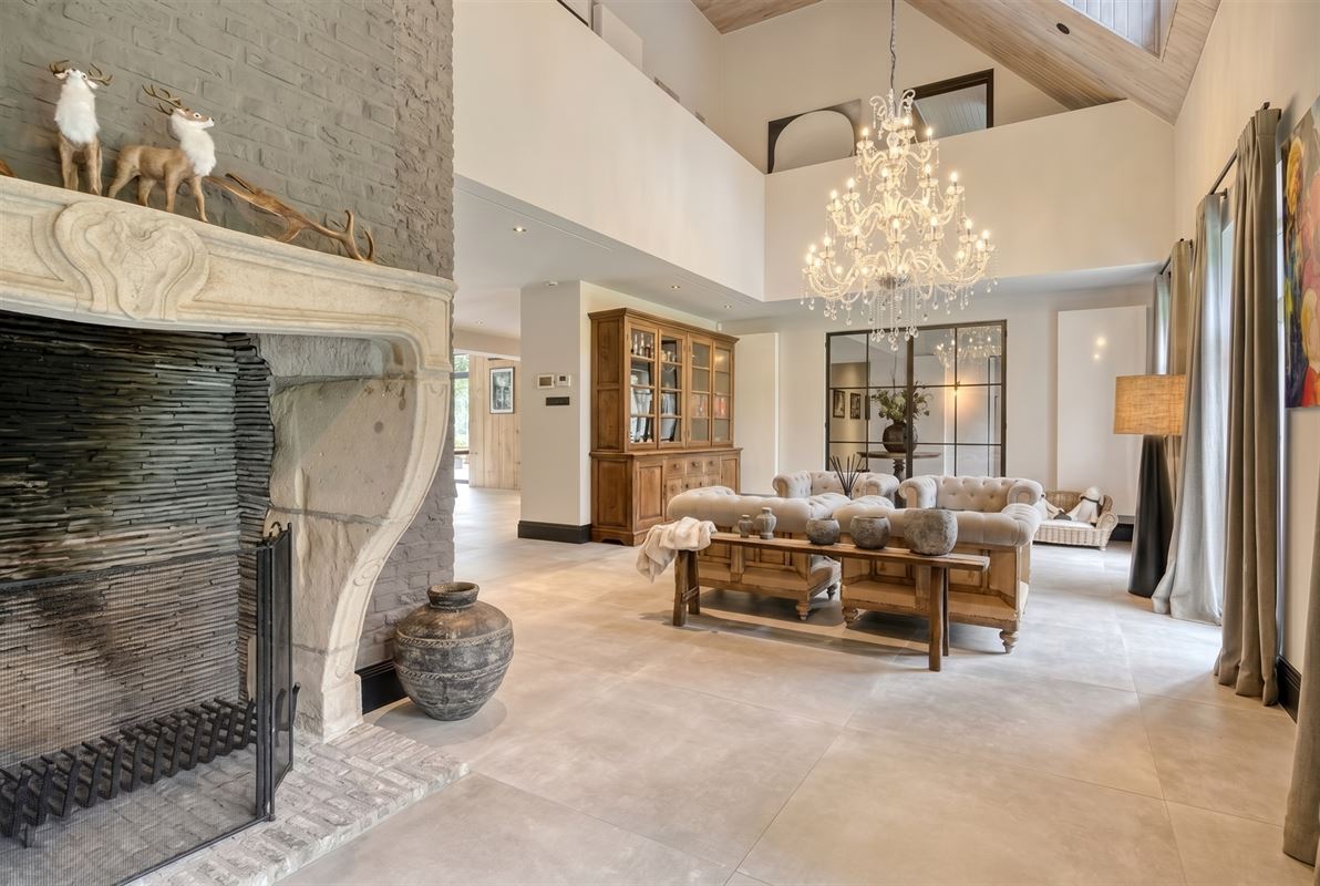 Landelijke luxe: unieke villa op ca. 11.000 m² privé-domein