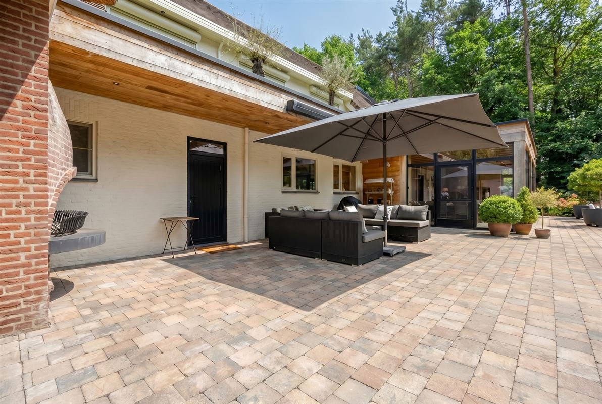 Landelijke luxe: unieke villa op ca. 11.000 m² privé-domein