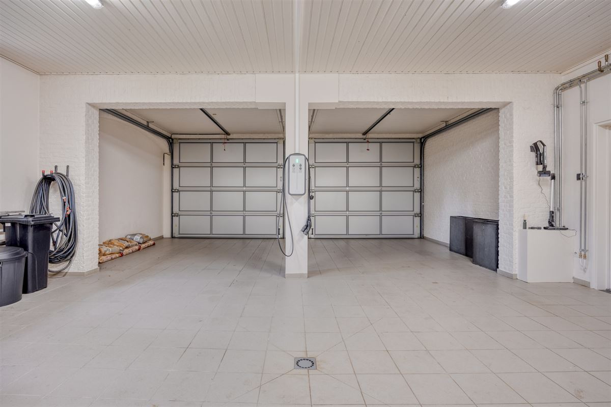 Landelijke luxe: unieke villa op ca. 11.000 m² privé-domein