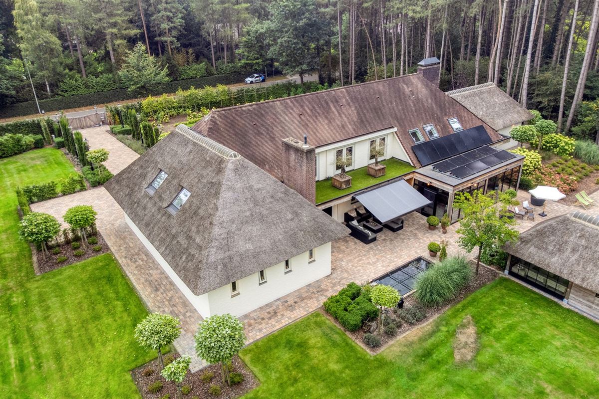 Landelijke luxe: unieke villa op ca. 11.000 m² privé-domein