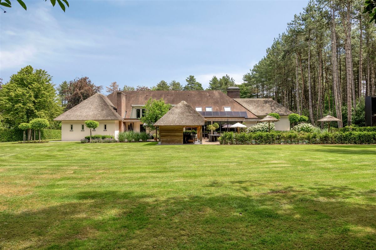 Landelijke luxe: unieke villa op ca. 11.000 m² privé-domein