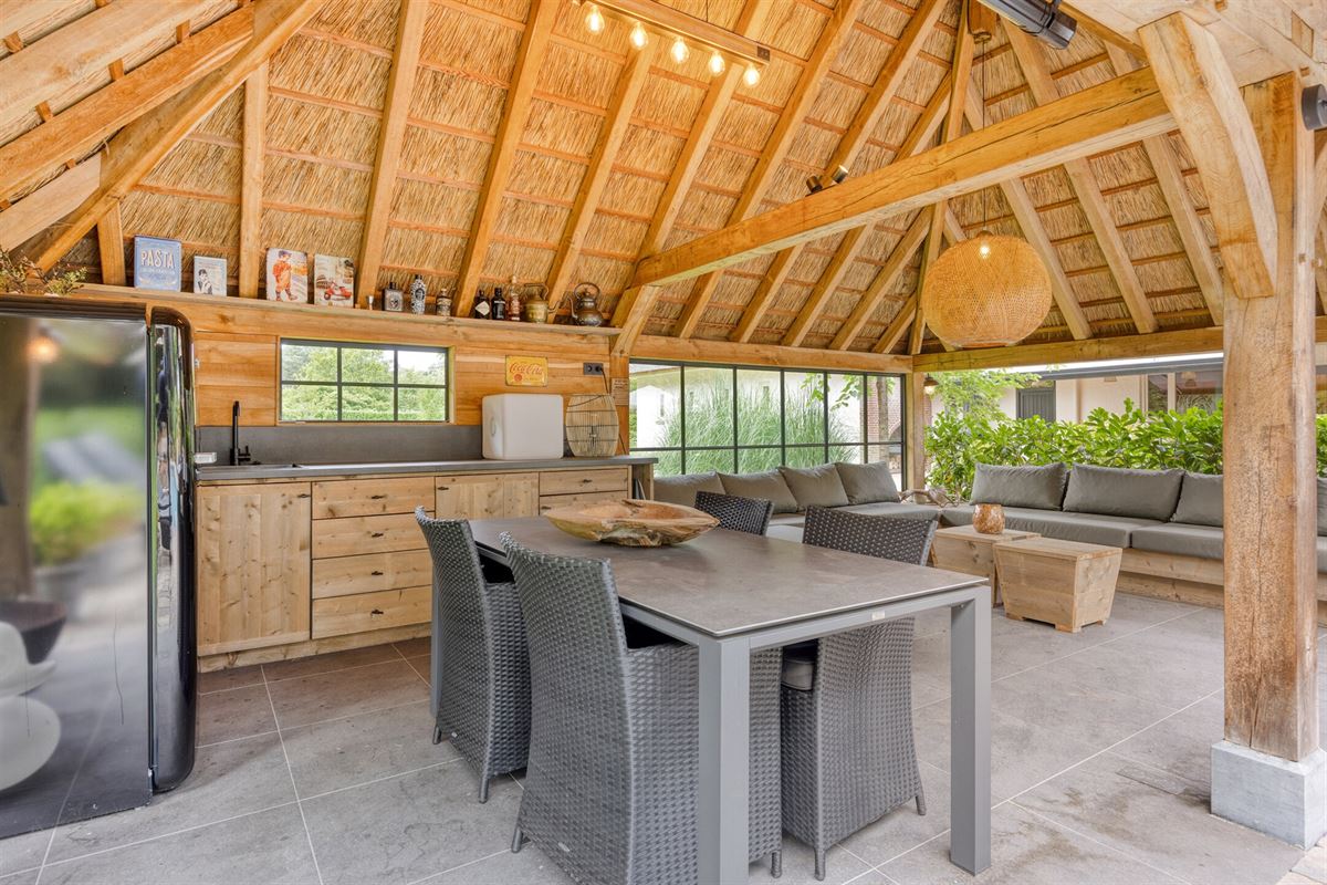 Landelijke luxe: unieke villa op ca. 11.000 m² privé-domein