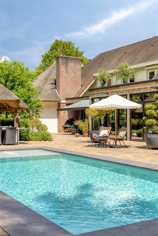 Landelijke luxe: unieke villa op ca. 11.000 m² privé-domein