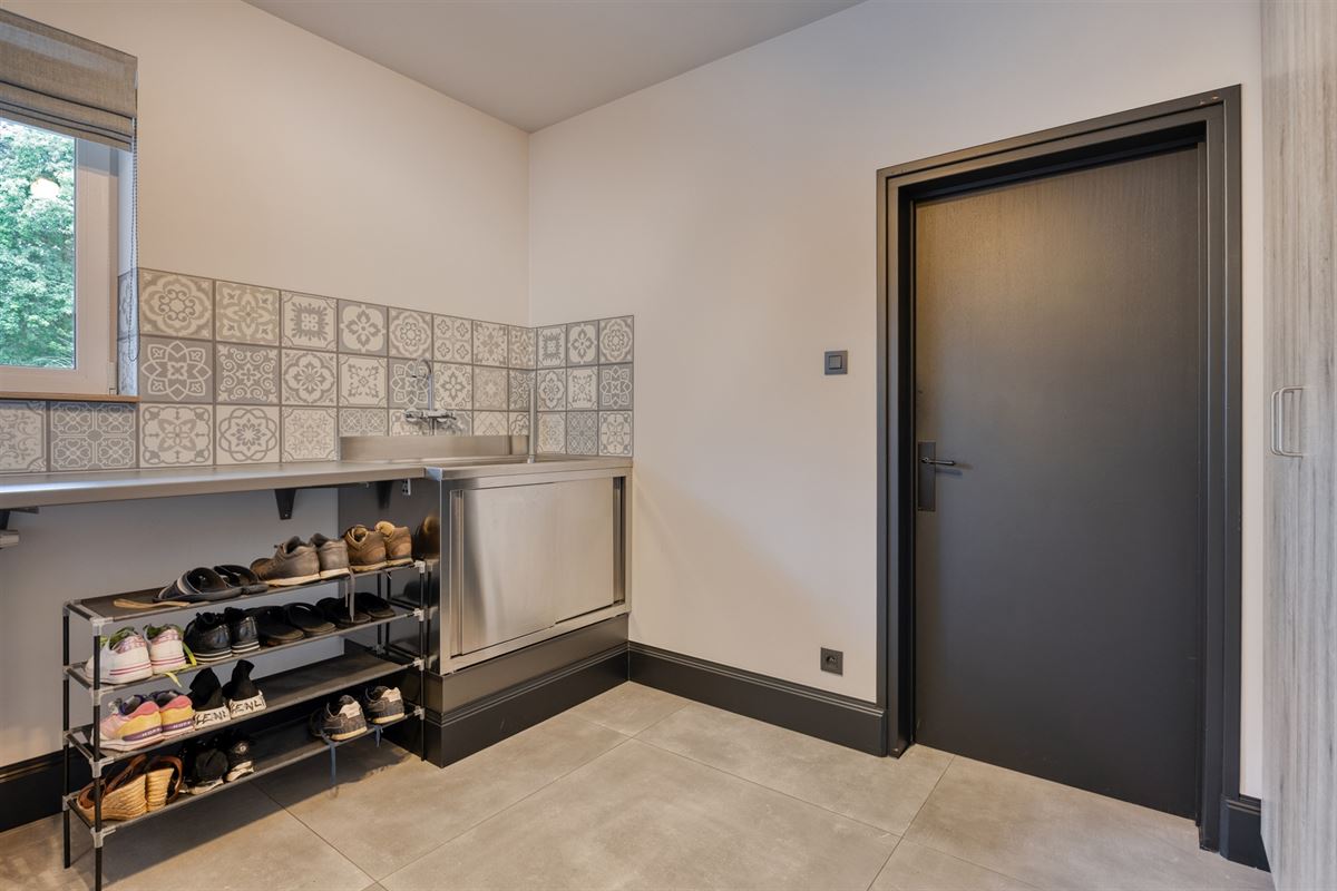 Landelijke luxe: unieke villa op ca. 11.000 m² privé-domein