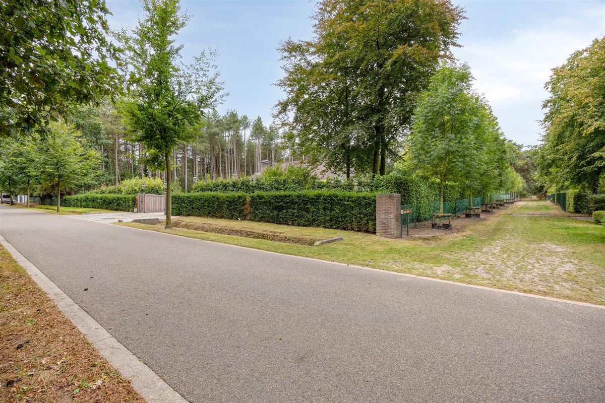 Landelijke luxe: unieke villa op ca. 11.000 m² privé-domein