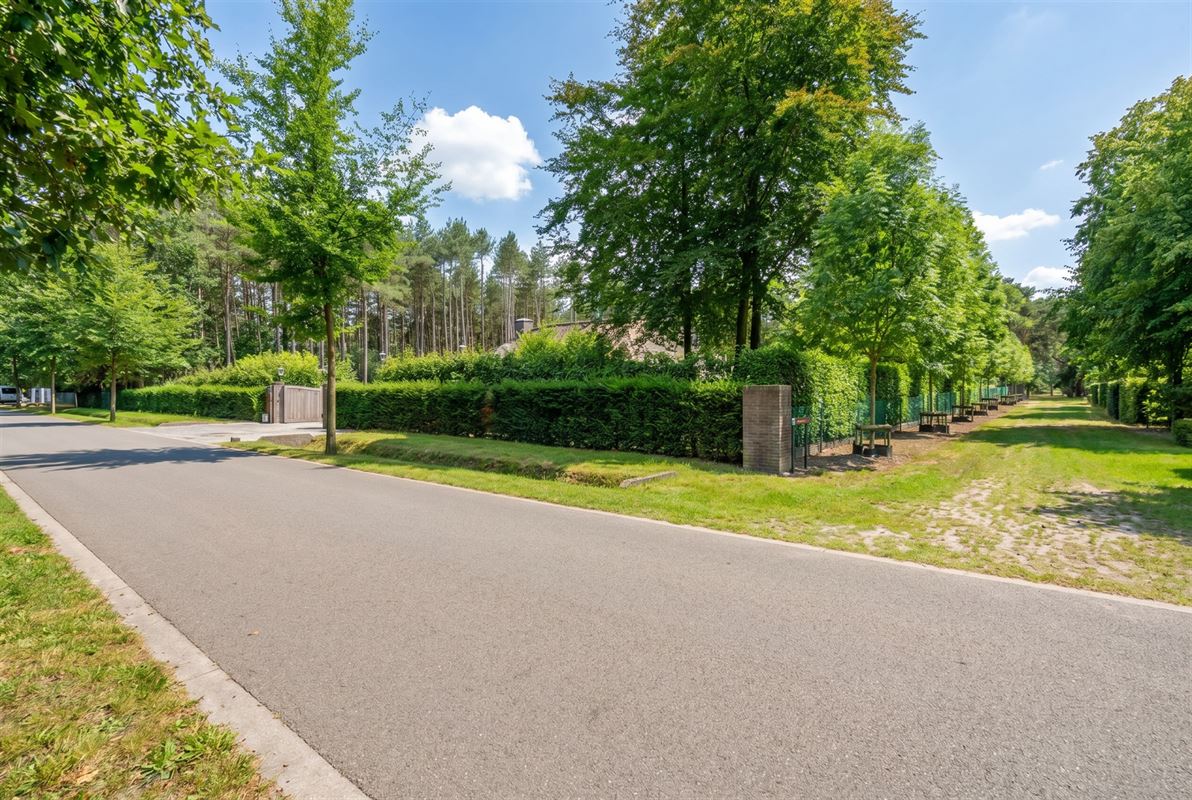 Landelijke luxe: unieke villa op ca. 11.000 m² privé-domein