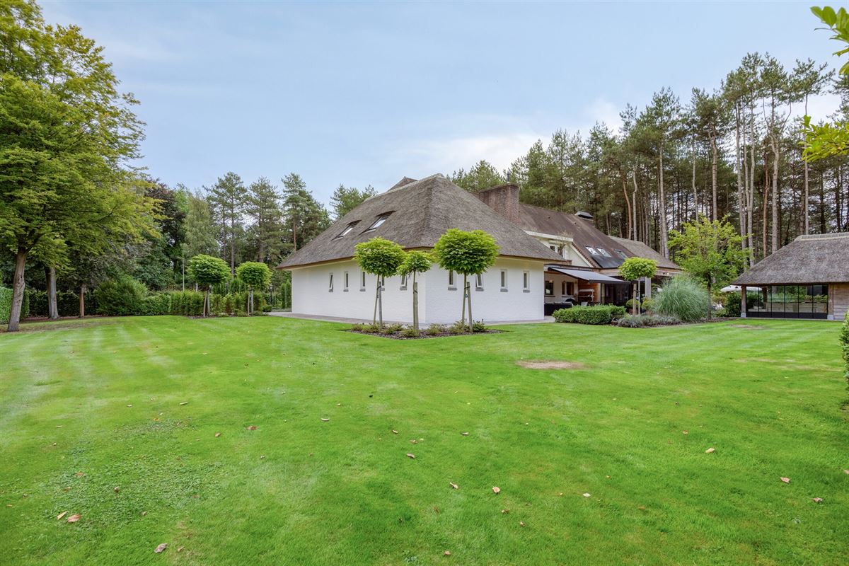 Landelijke luxe: unieke villa op ca. 11.000 m² privé-domein
