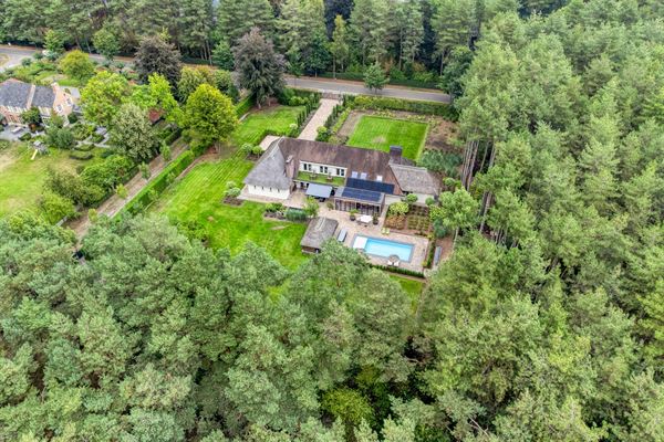 Landelijke luxe: unieke villa op 7.188 m² privé-domein