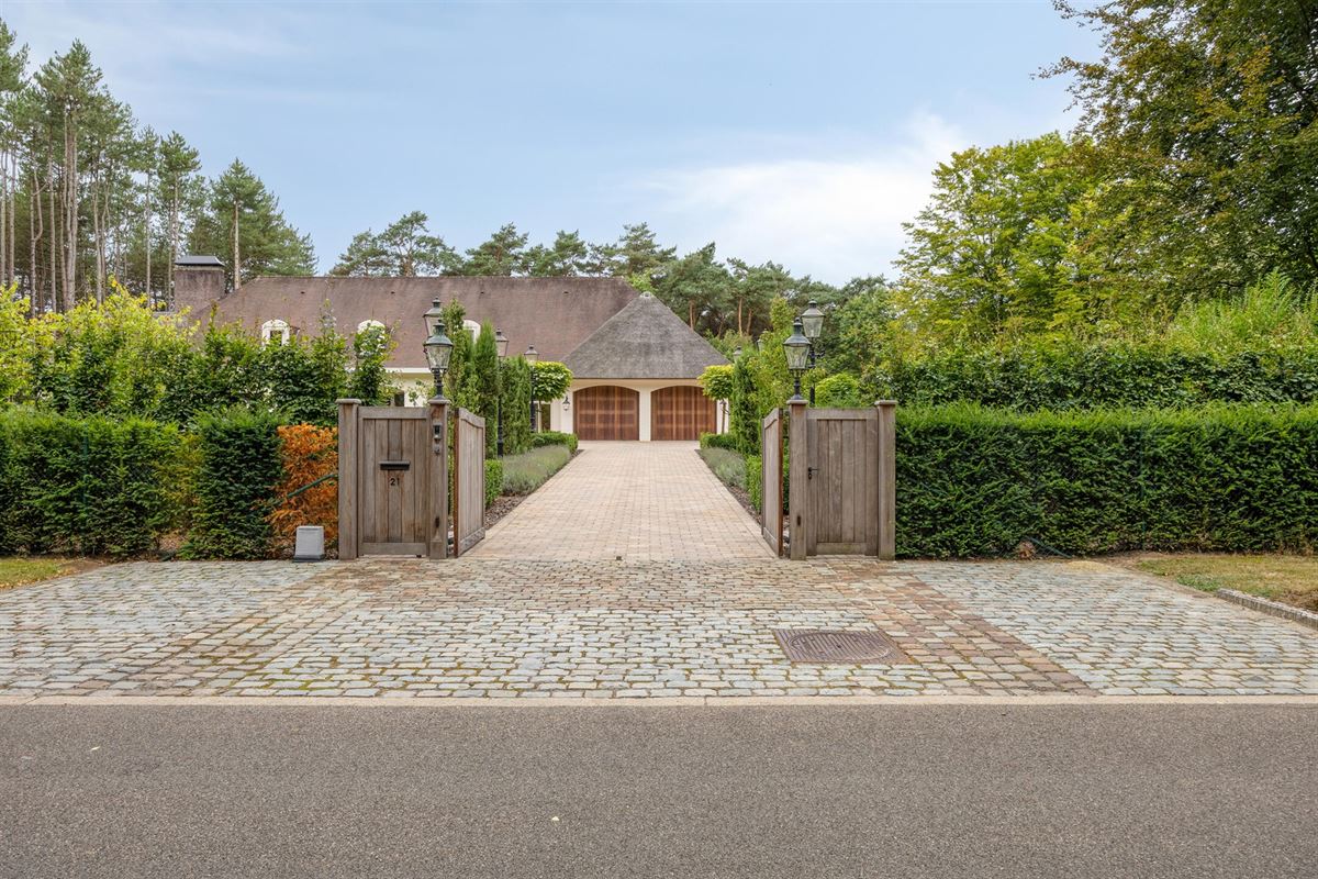 Landelijke luxe: unieke villa op ca. 11.000 m² privé-domein