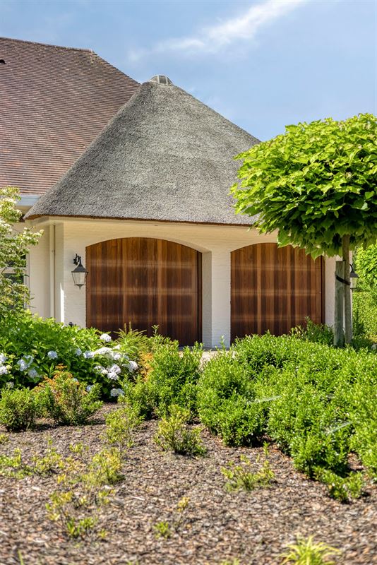 Landelijke luxe: unieke villa op ca. 11.000 m² privé-domein