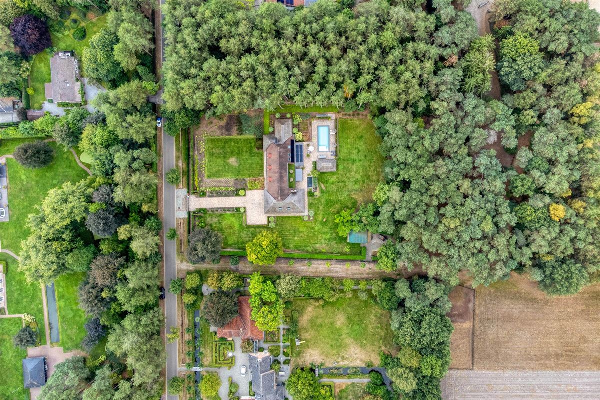 Landelijke luxe: unieke villa op ca. 11.000 m² privé-domein