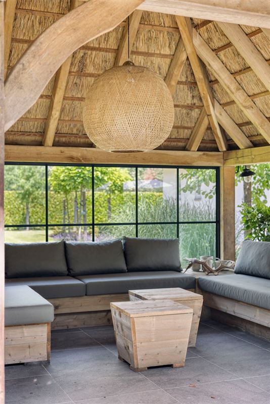 Landelijke luxe: unieke villa op ca. 11.000 m² privé-domein