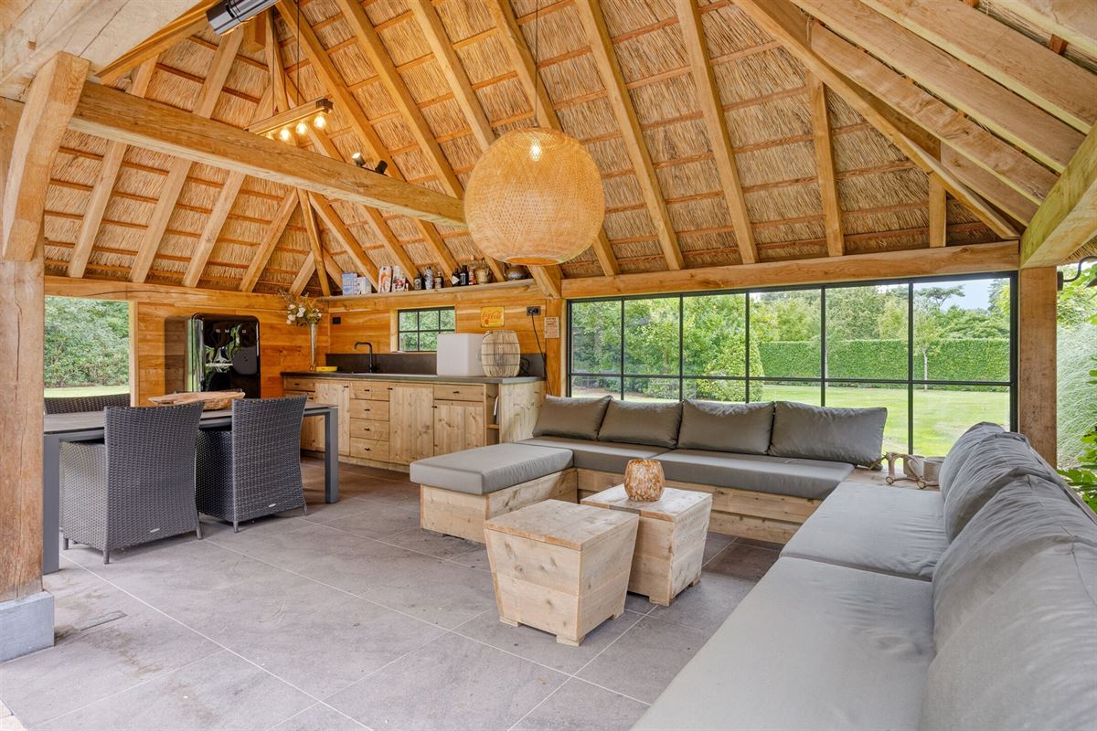 Landelijke luxe: unieke villa op ca. 11.000 m² privé-domein