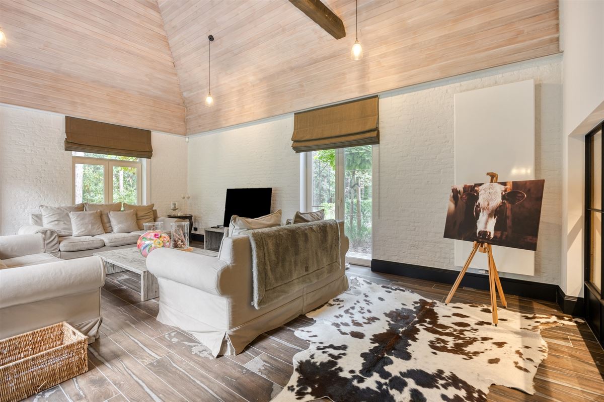 Landelijke luxe: unieke villa op ca. 11.000 m² privé-domein