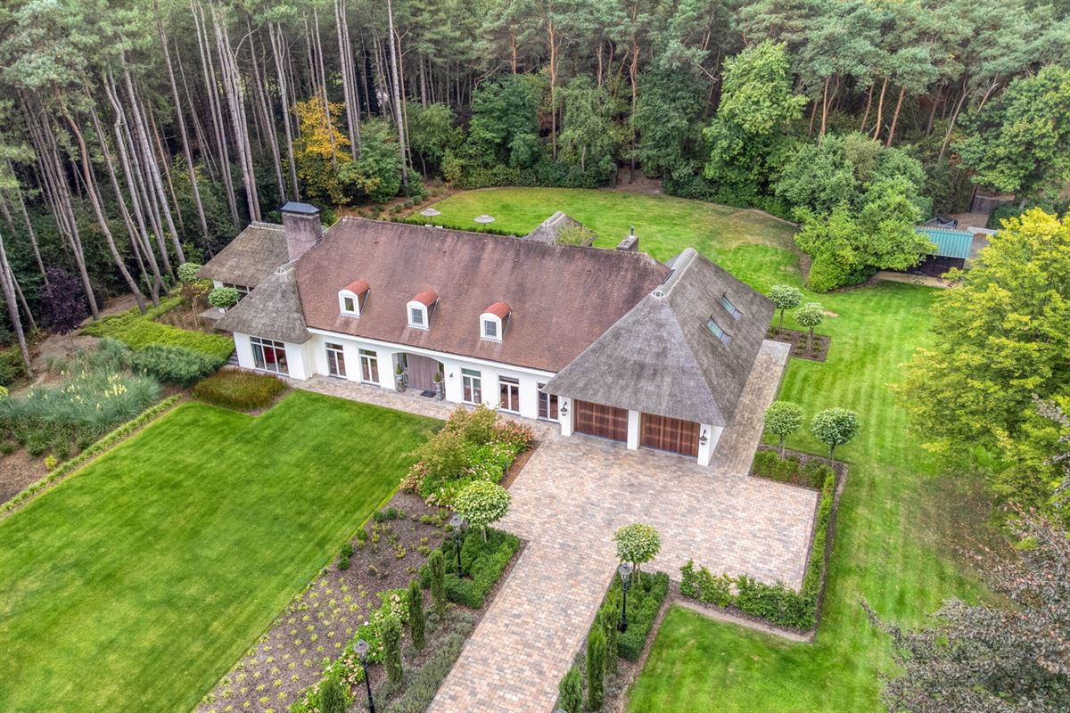 Landelijke luxe: unieke villa op ca. 11.000 m² privé-domein