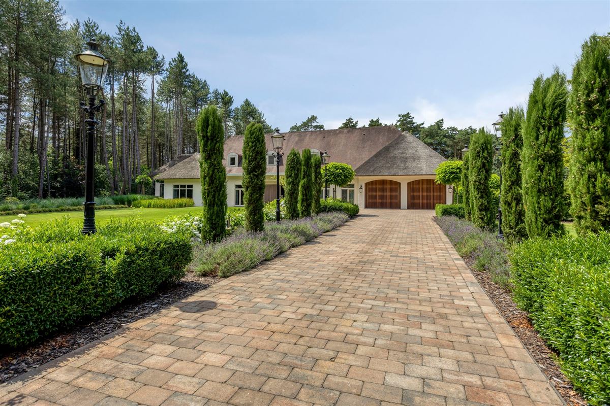Landelijke luxe: unieke villa op ca. 11.000 m² privé-domein