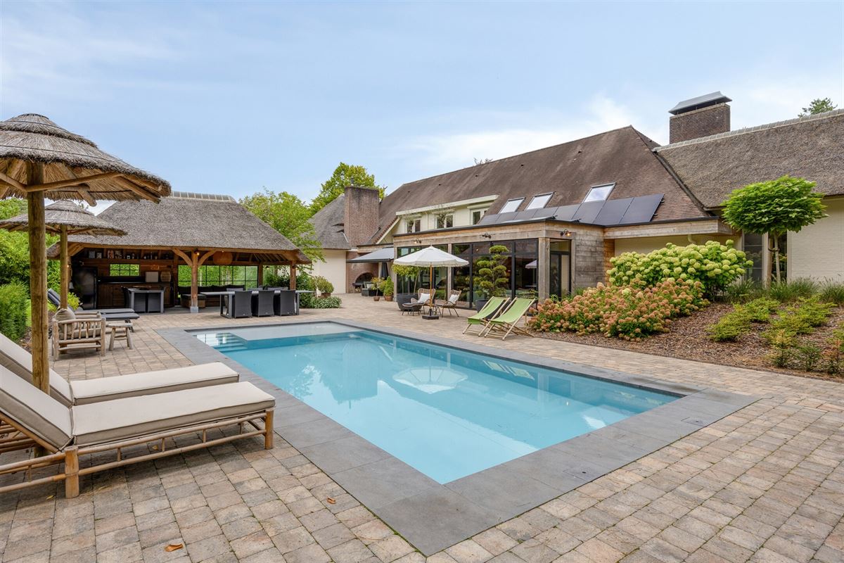 Landelijke luxe: unieke villa op ca. 11.000 m² privé-domein