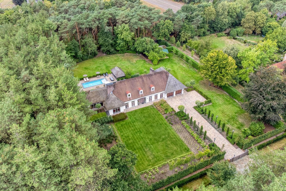 Landelijke luxe: unieke villa op ca. 11.000 m² privé-domein