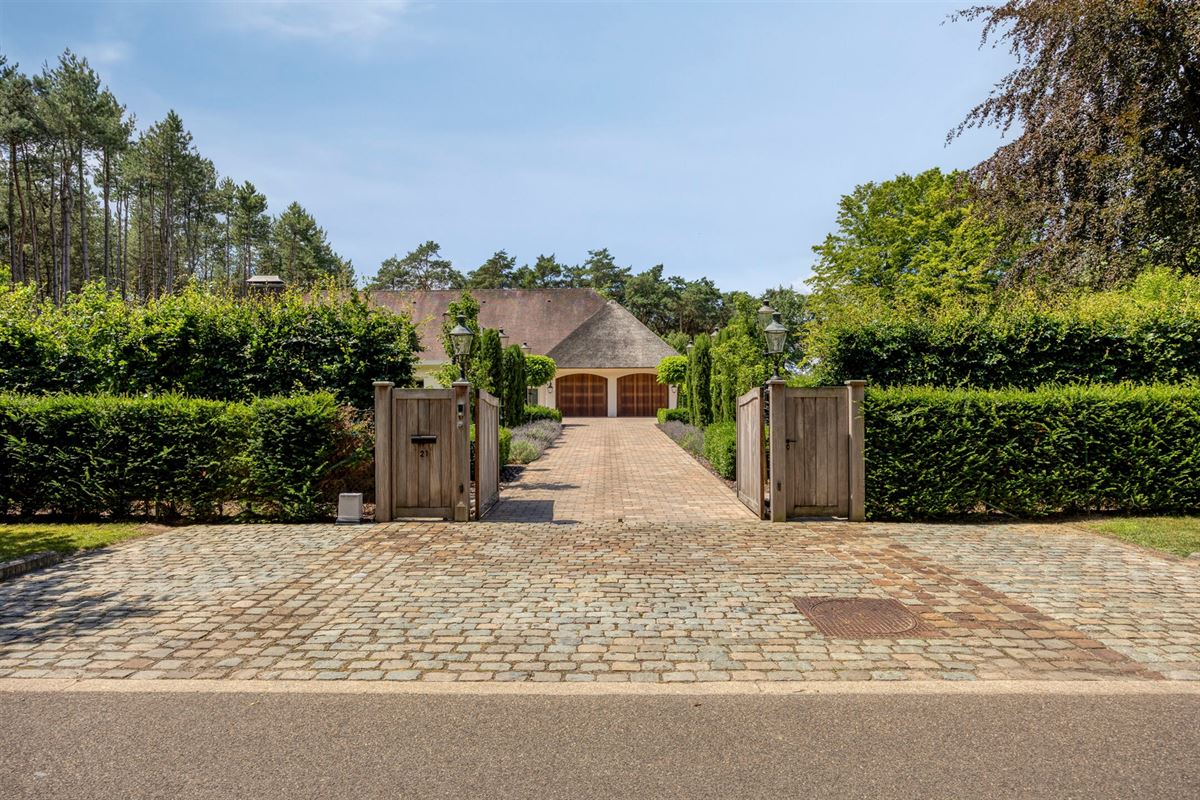 Landelijke luxe: unieke villa op ca. 11.000 m² privé-domein