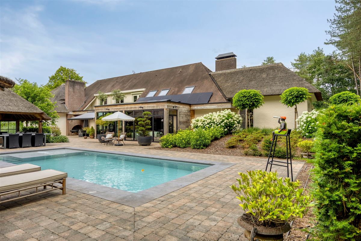 Landelijke luxe: unieke villa op ca. 11.000 m² privé-domein