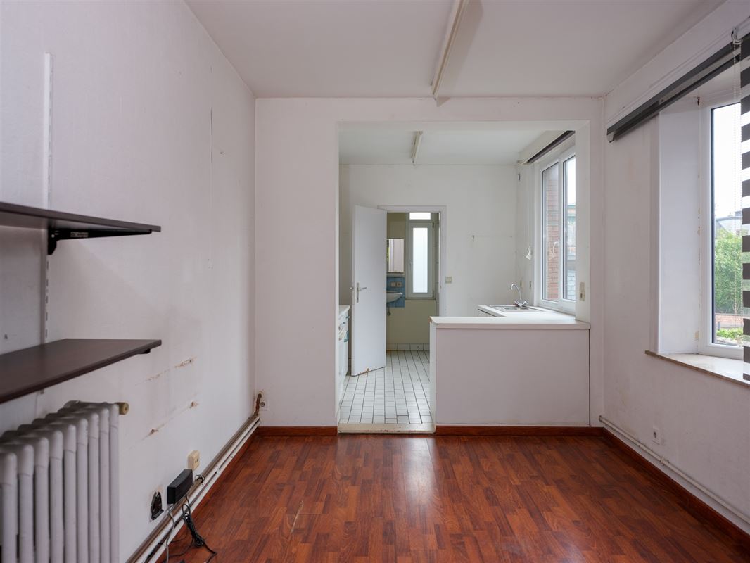 ruime rijwoning met polyvalent bijgebouw en tal van mogelijk