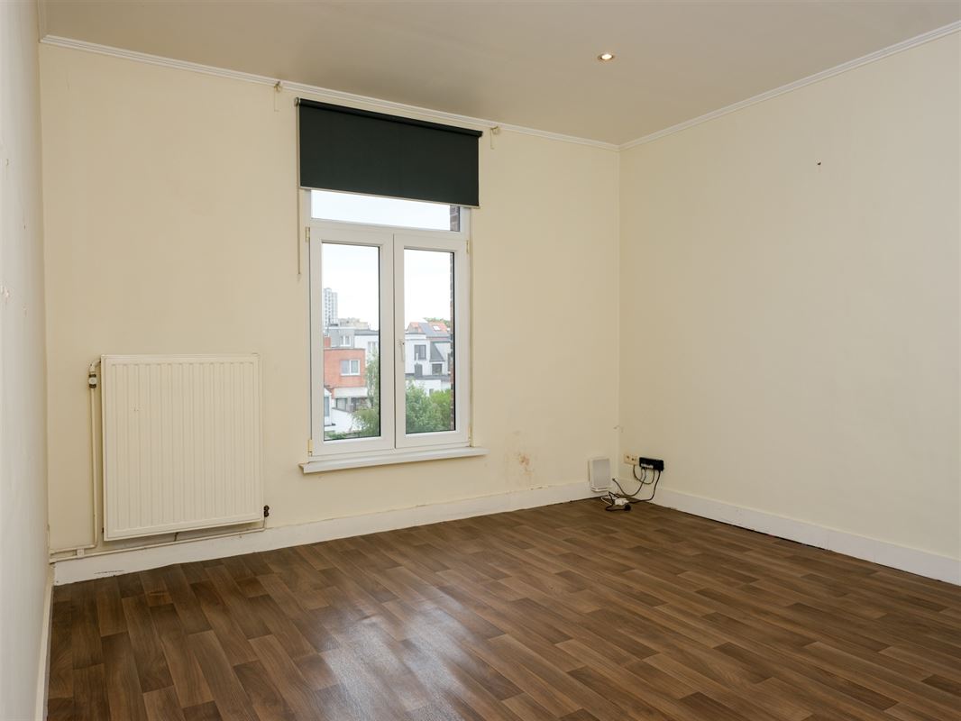 ruime rijwoning met polyvalent bijgebouw en tal van mogelijk