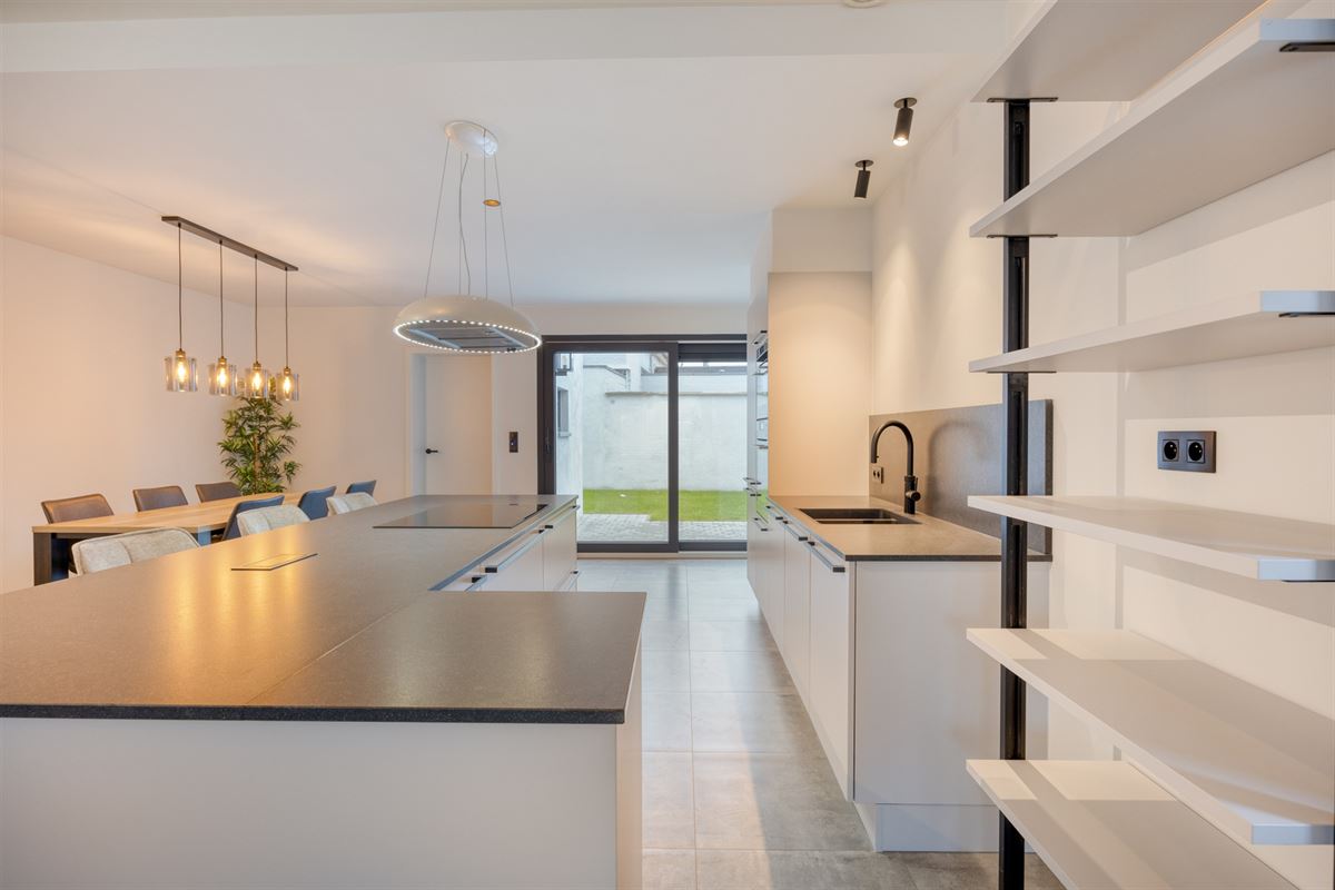 Moderne woning met 3 slaapkamers, 2 badkamers aan de vaart