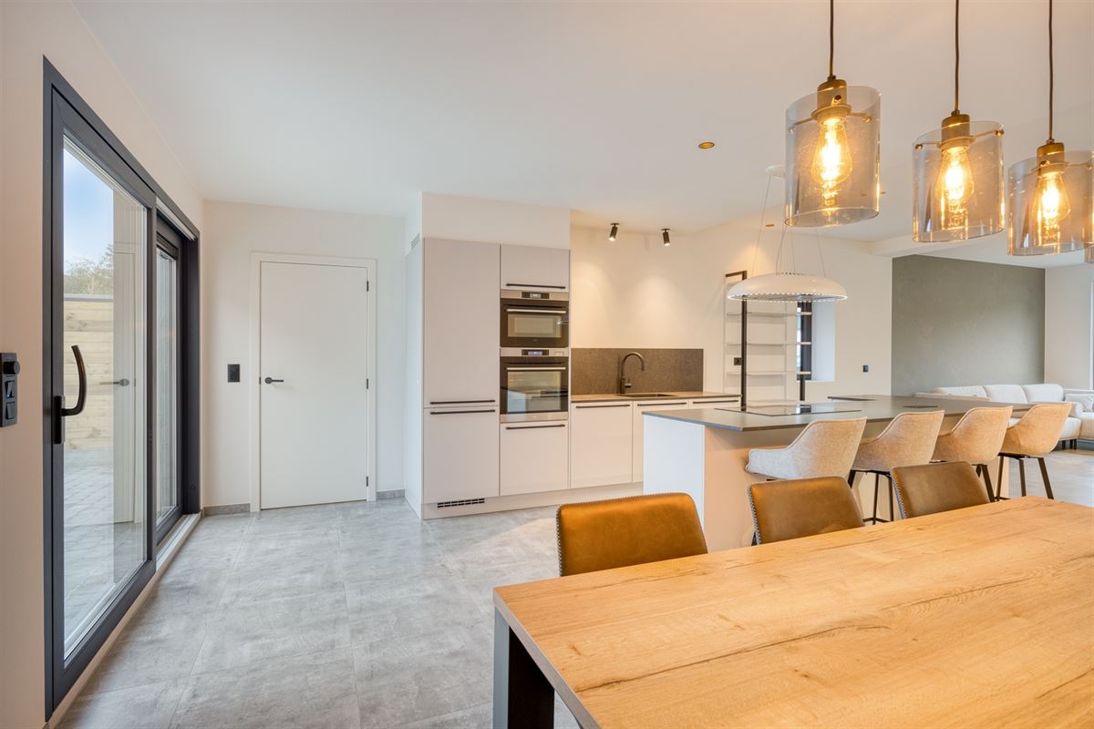 Moderne woning met 3 slaapkamers, 2 badkamers aan de vaart