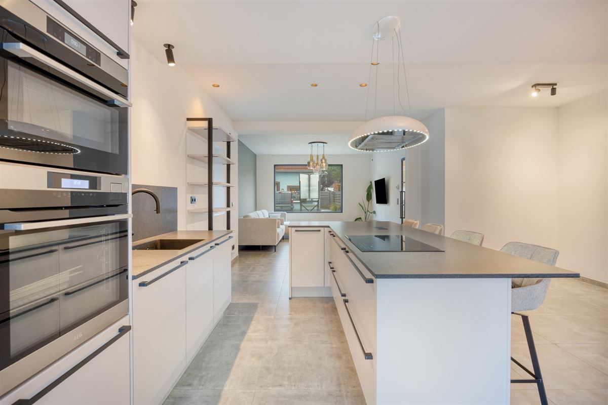 Moderne woning met 3 slaapkamers, 2 badkamers aan de vaart