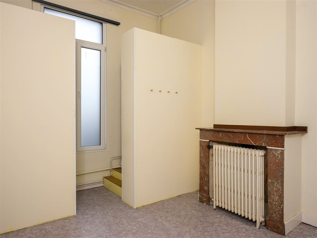 ruime rijwoning met polyvalent bijgebouw en tal van mogelijk