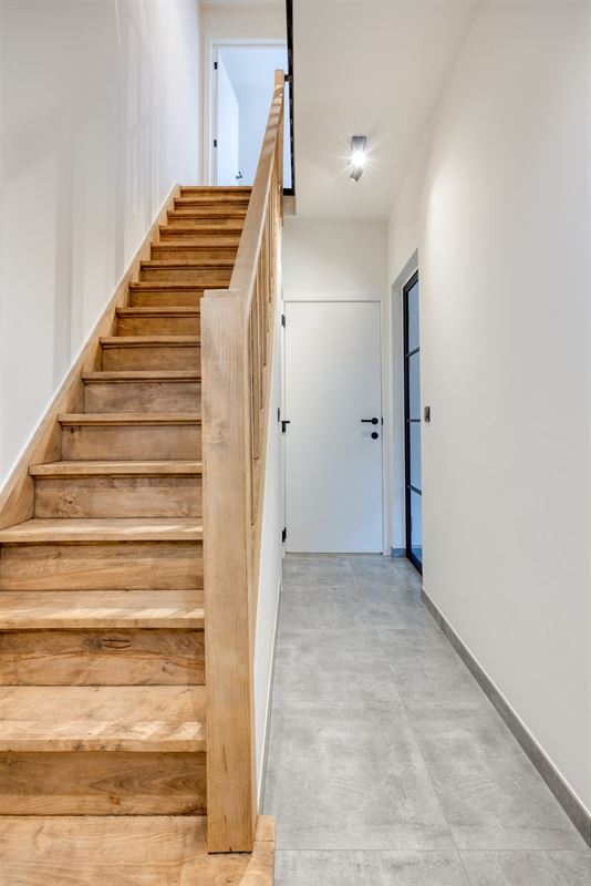 Moderne woning met 3 slaapkamers, 2 badkamers aan de vaart
