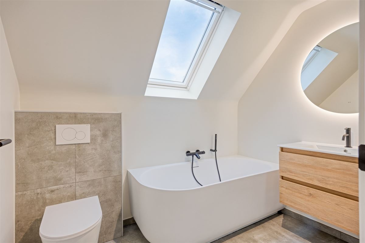 Moderne woning met 3 slaapkamers, 2 badkamers aan de vaart